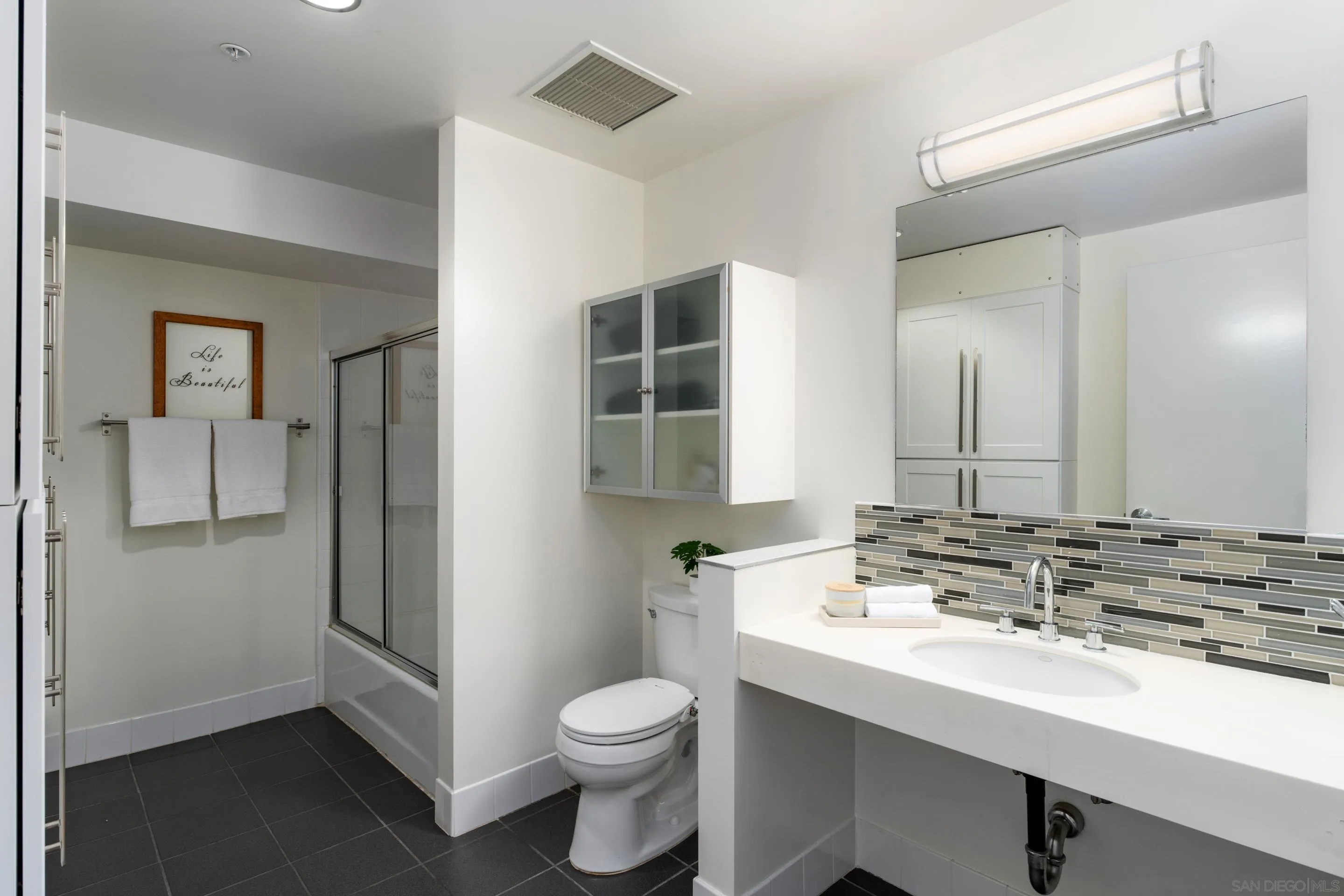 https://cdn.realtyfeed.com/cdn/127/250027737/ac71c9d0600c1d020bb4fc75a0e85d45.webp