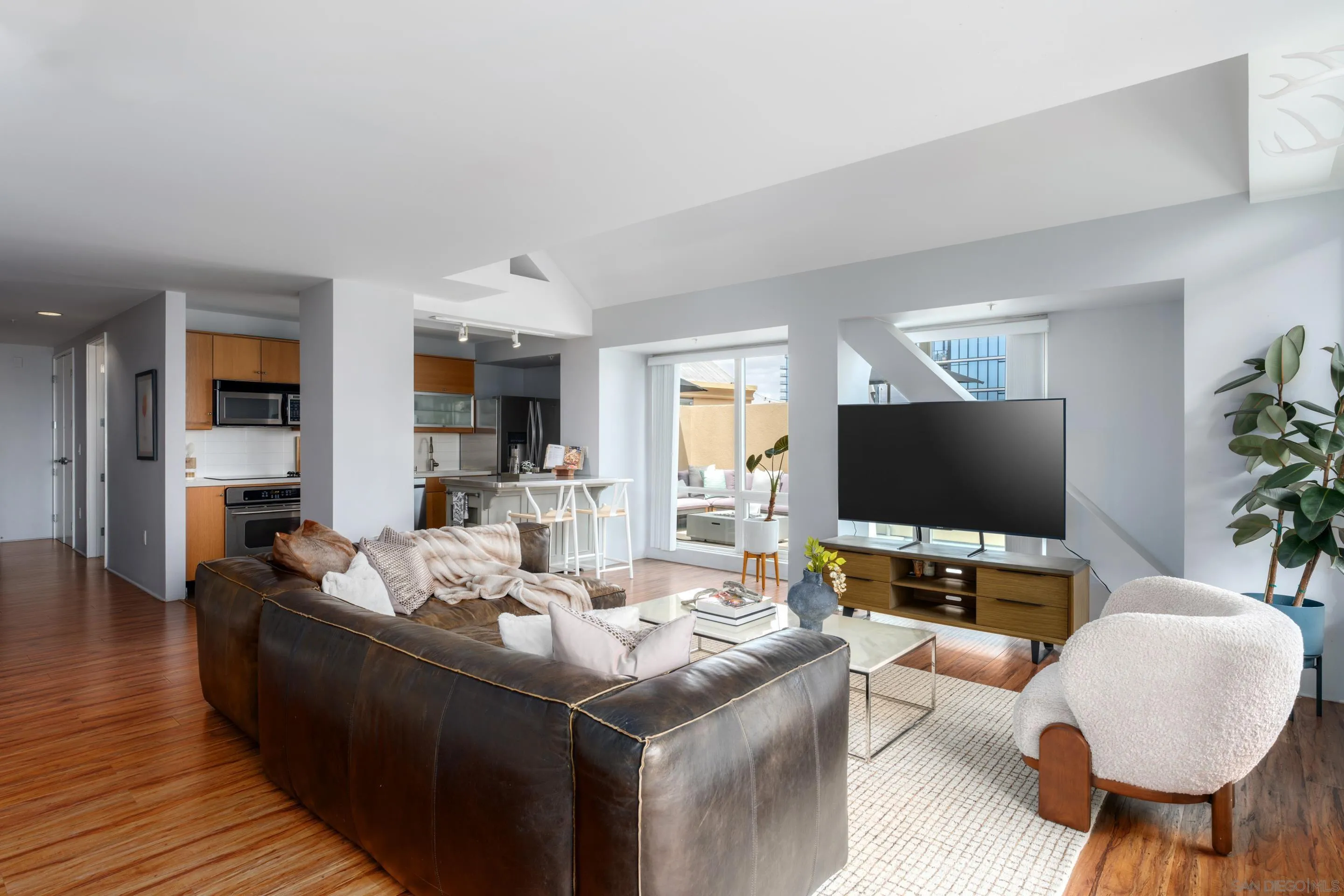 Photo #3: 250027737 Listing 