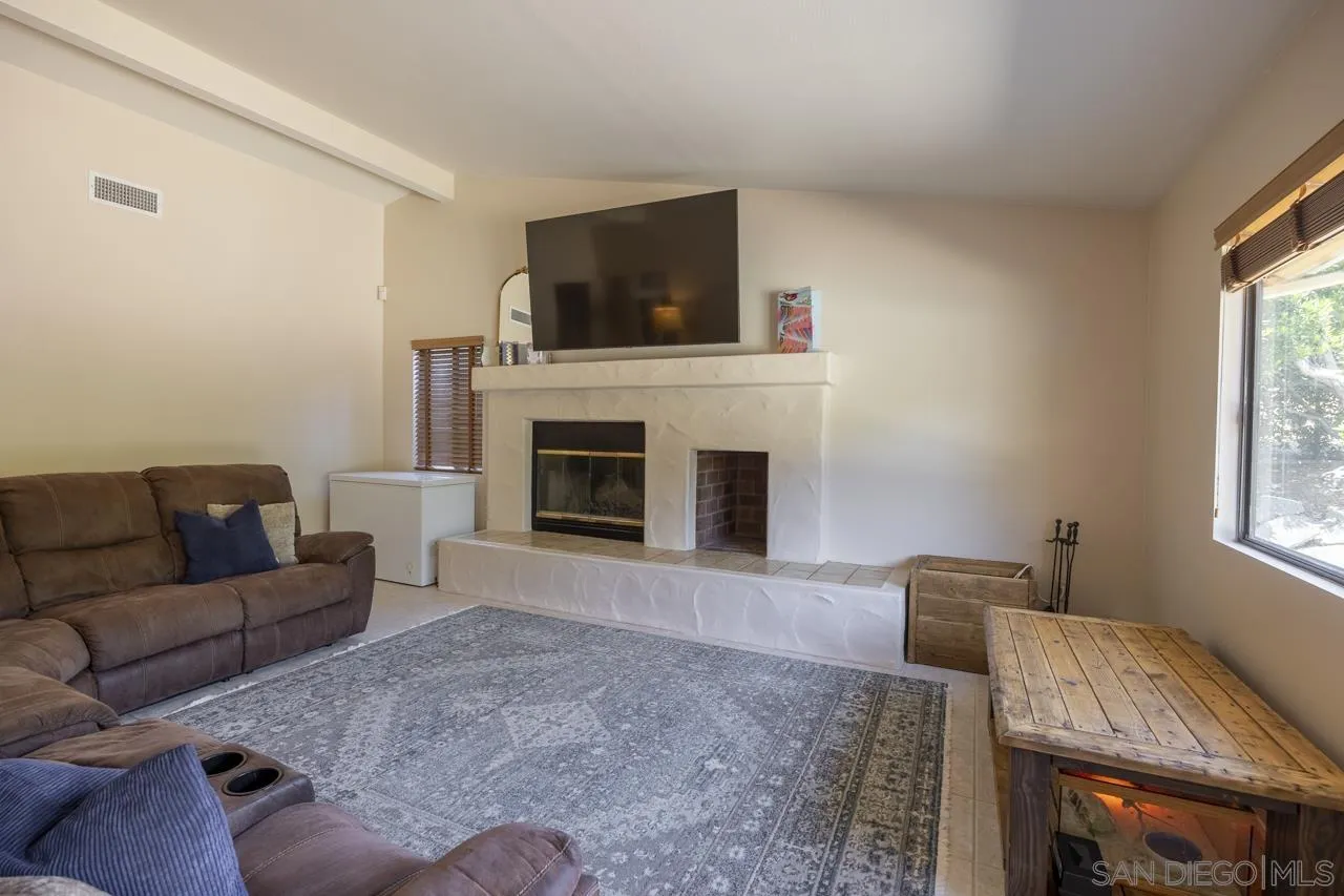 https://cdn.realtyfeed.com/cdn/127/250027742/ab5c07a987756d4c45f4f29ca8fe4840.webp