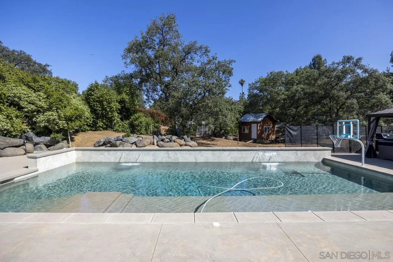 https://cdn.realtyfeed.com/cdn/127/250027742/dff4b463e6af71d29c65e98f41003f91.webp