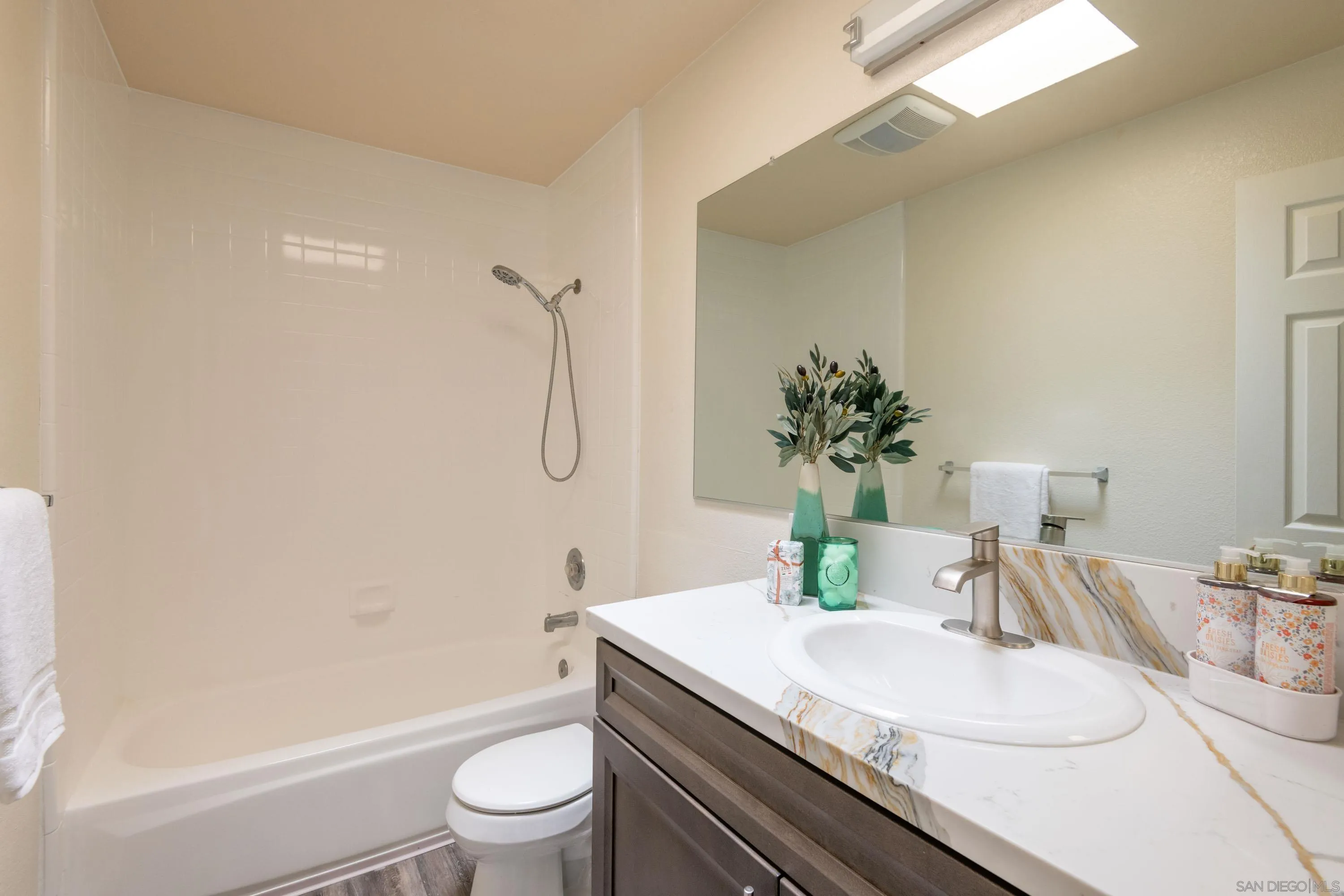 Photo #16: 250027757 Listing: Photo #16