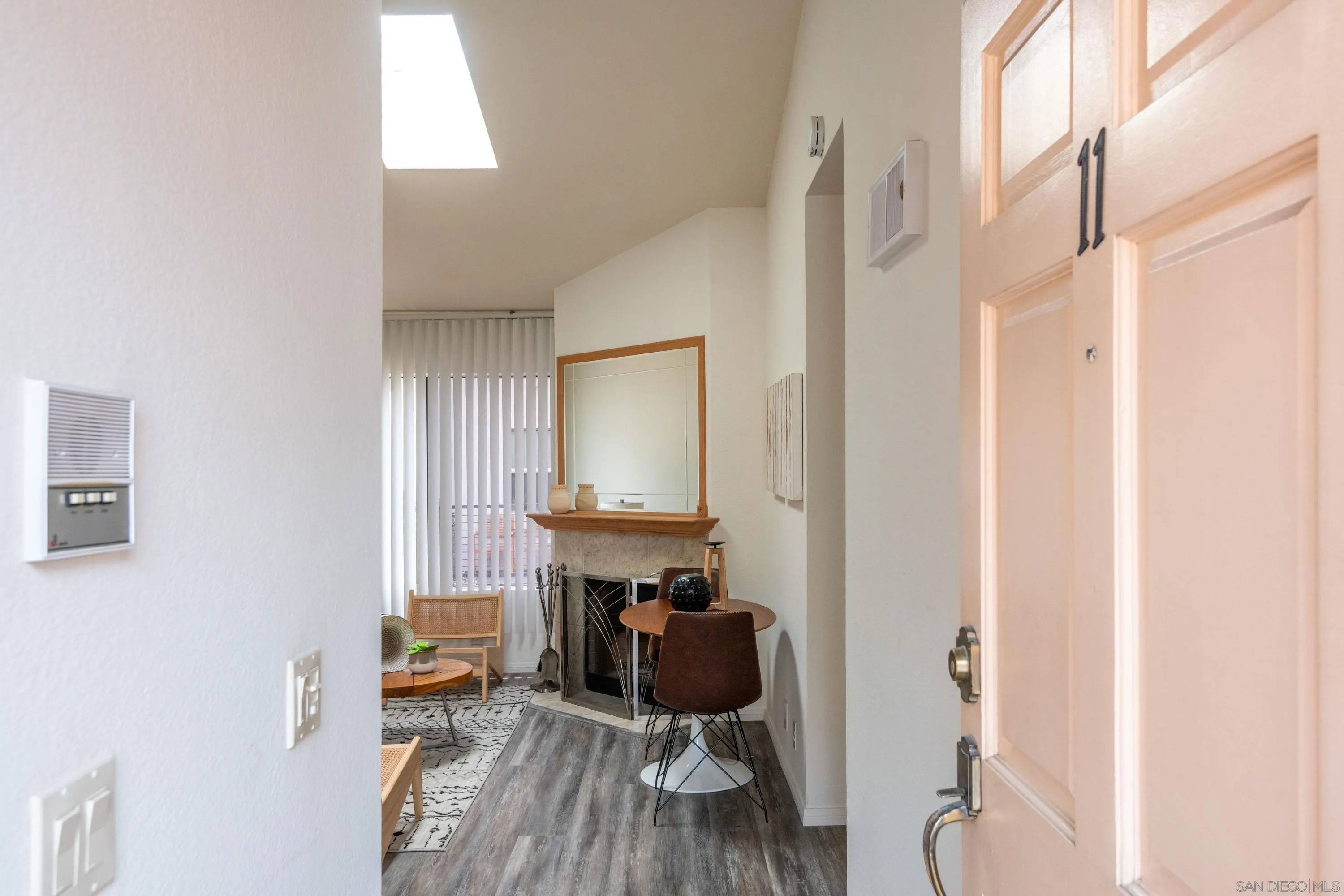 Photo #2: 250027757 Listing 