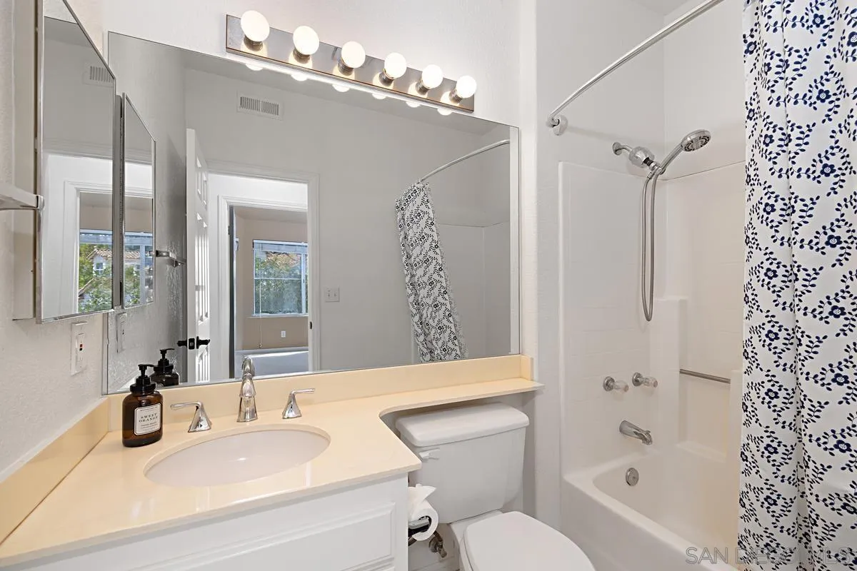 https://cdn.realtyfeed.com/cdn/127/250027777/678430639285c38a412d4398cc1042f6.webp