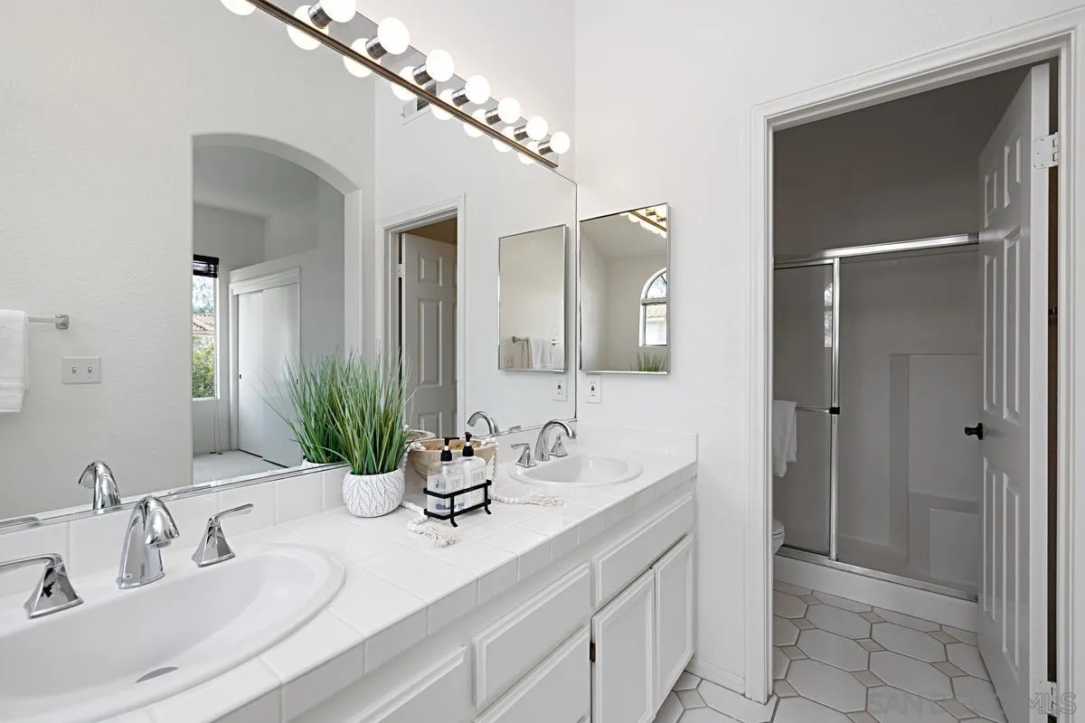 https://cdn.realtyfeed.com/cdn/127/250027777/81b9a4d05d84bcecbb150315d84e0a7b.webp