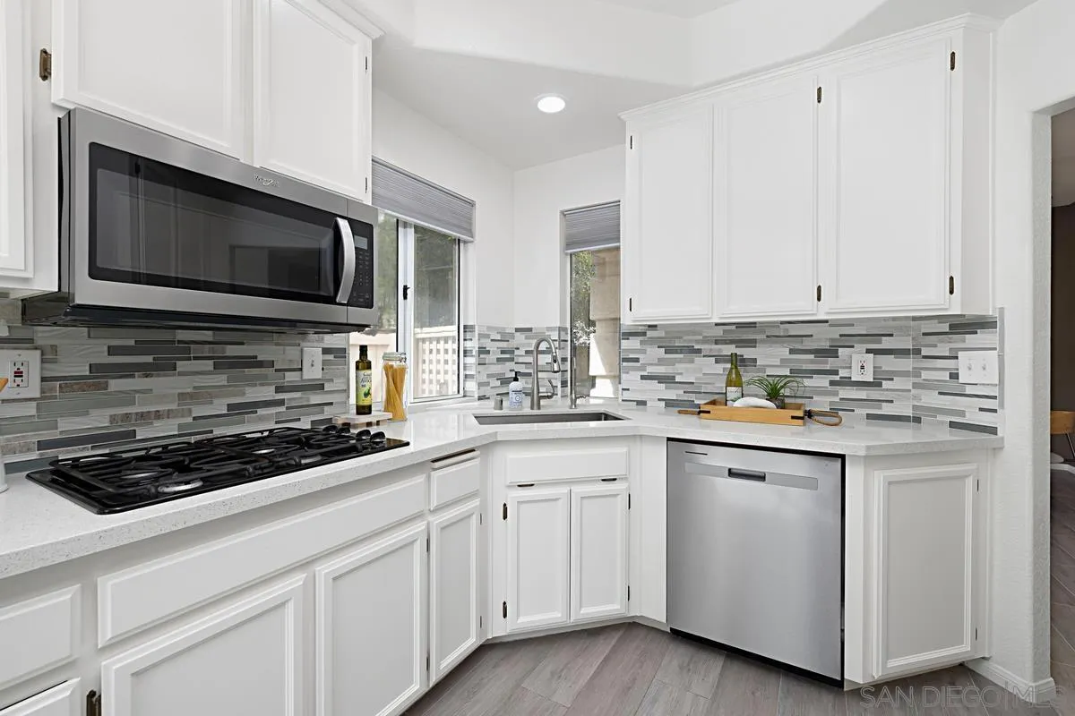 https://cdn.realtyfeed.com/cdn/127/250027777/8ebe7de4af86f71887acafc36e1c675d.webp