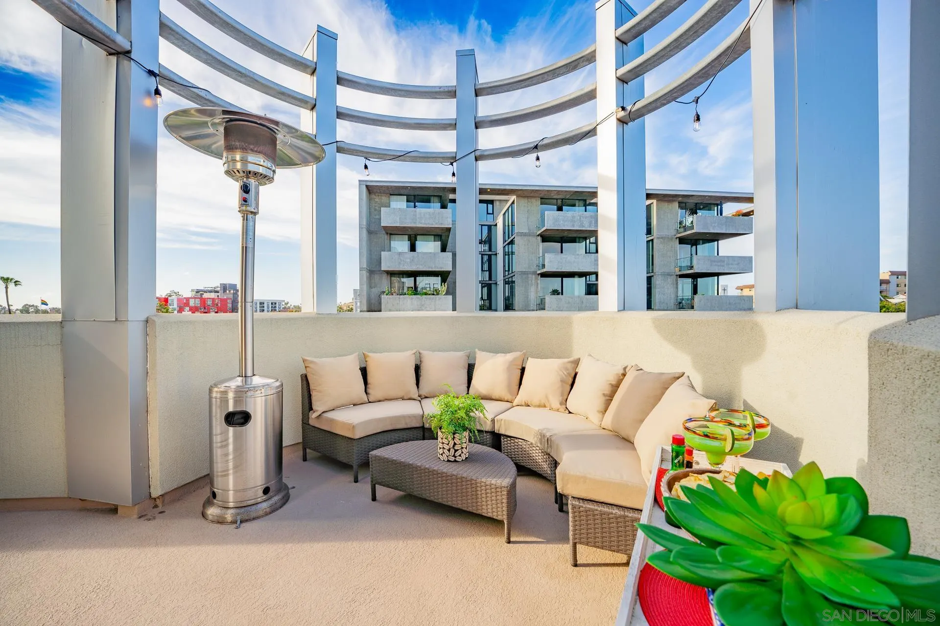 https://cdn.realtyfeed.com/cdn/127/250027795/0eec1fc8158effd375db5aa8a7aa1ef5.webp