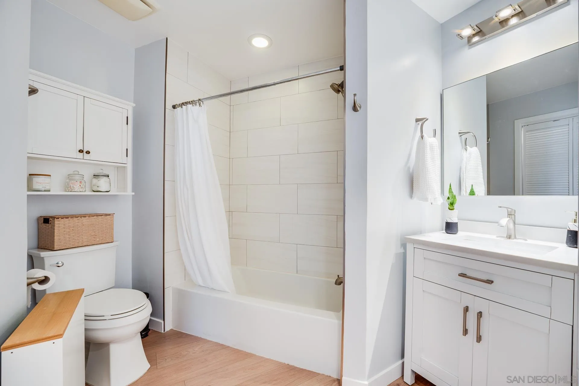 https://cdn.realtyfeed.com/cdn/127/250027795/7d2b9ed5bb2494b44fc5609f3b6bf2dc.webp