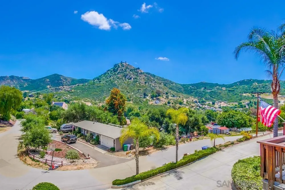 https://cdn.realtyfeed.com/cdn/127/250027805/251606600e5f73bda03d4ac6b4d68e93.webp