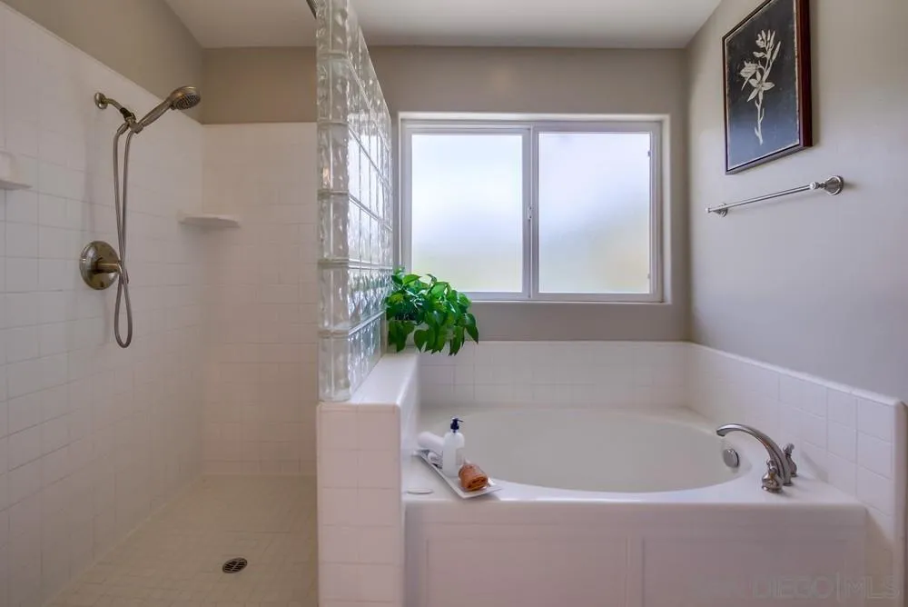 https://cdn.realtyfeed.com/cdn/127/250027805/2dc265cc3e0cd3c1f875628123db89f3.webp