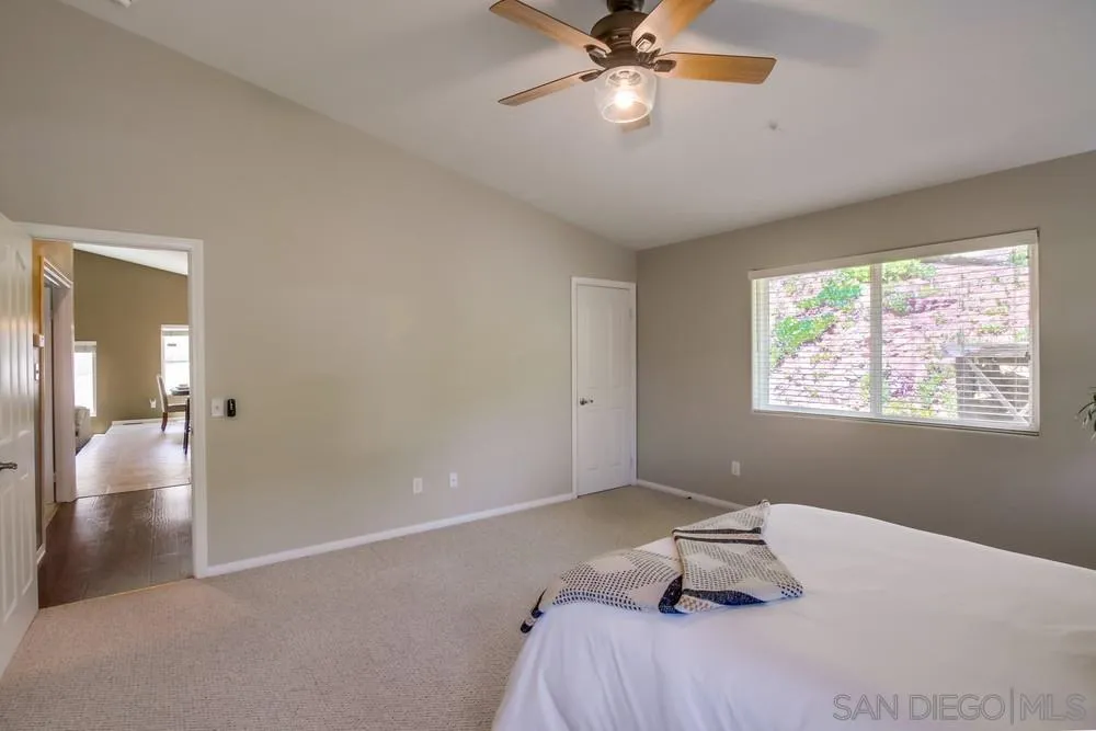 https://cdn.realtyfeed.com/cdn/127/250027805/393c7f76b9d5d2e431778c48c5918f20.webp