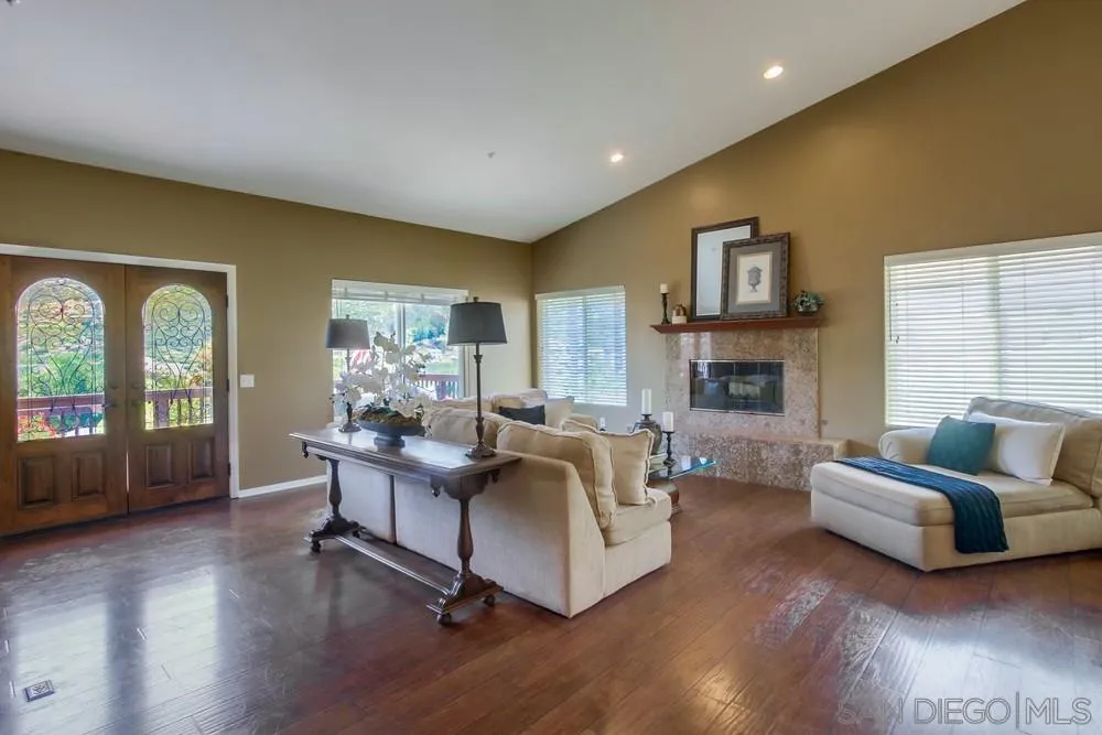 https://cdn.realtyfeed.com/cdn/127/250027805/50d45f3b993101b62afdd8c2f6b955e2.webp