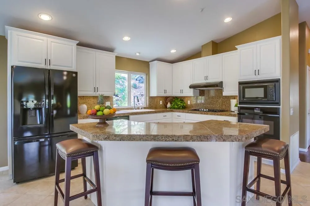 https://cdn.realtyfeed.com/cdn/127/250027805/678a369afb03767c43566c057dececb8.webp