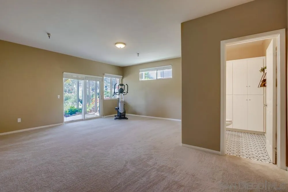 https://cdn.realtyfeed.com/cdn/127/250027805/96eab13647495767d7e41df60686c797.webp