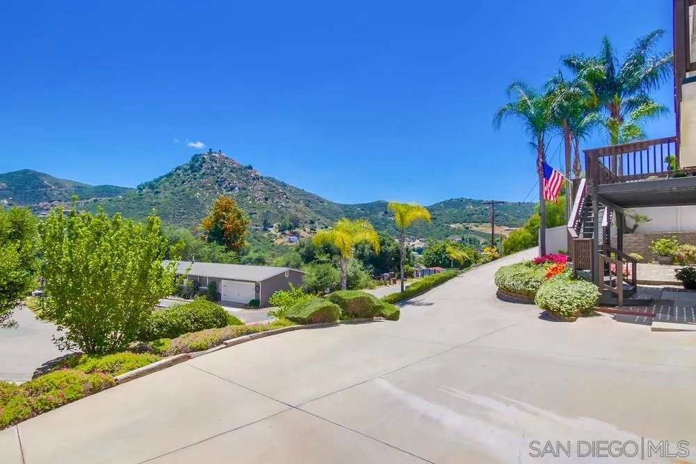 https://cdn.realtyfeed.com/cdn/127/250027805/ba0039d975508068f3feb413a831660f.webp