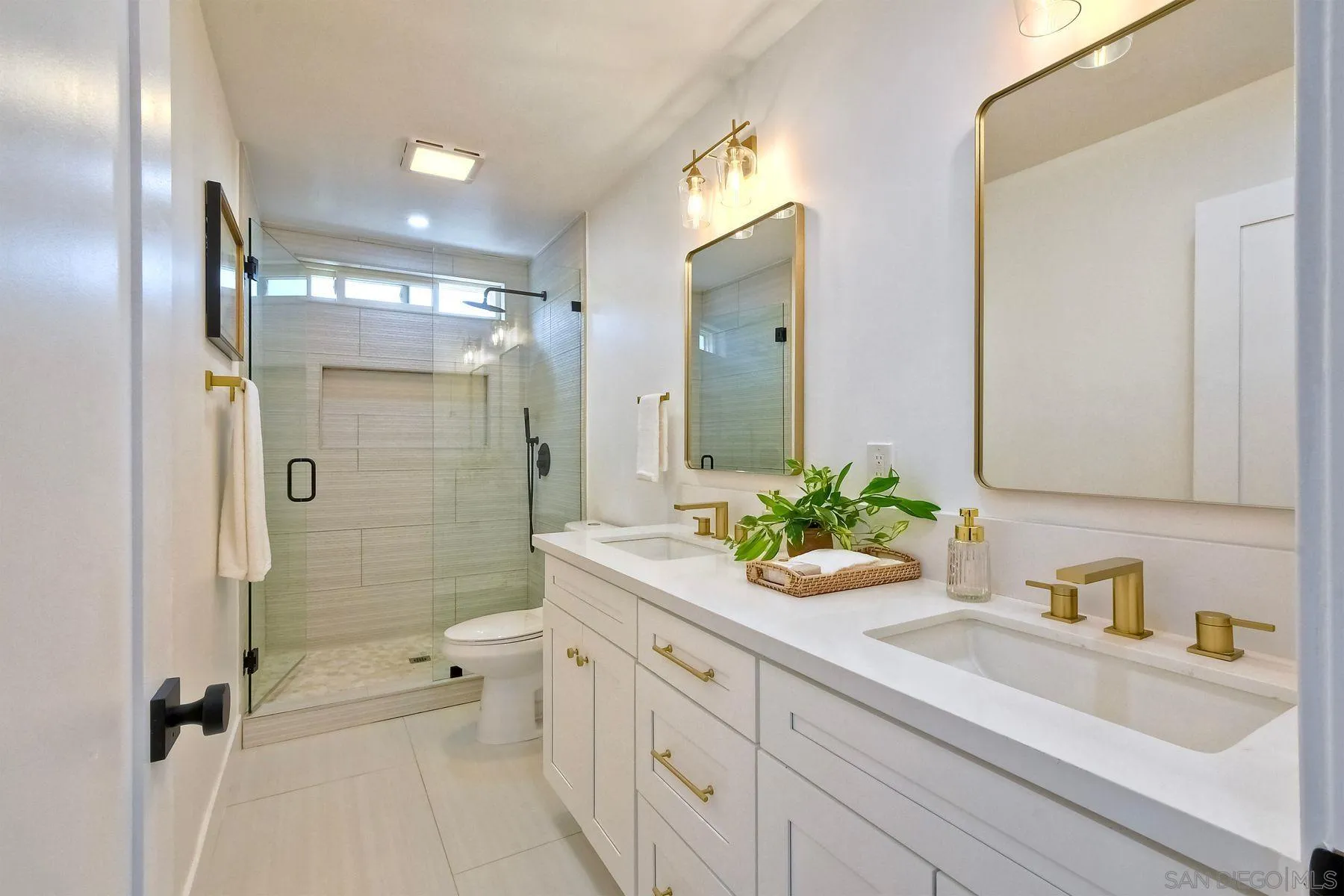 https://cdn.realtyfeed.com/cdn/127/250027819/80d7b4c8d992dce041e4f0edda3c2a27.webp