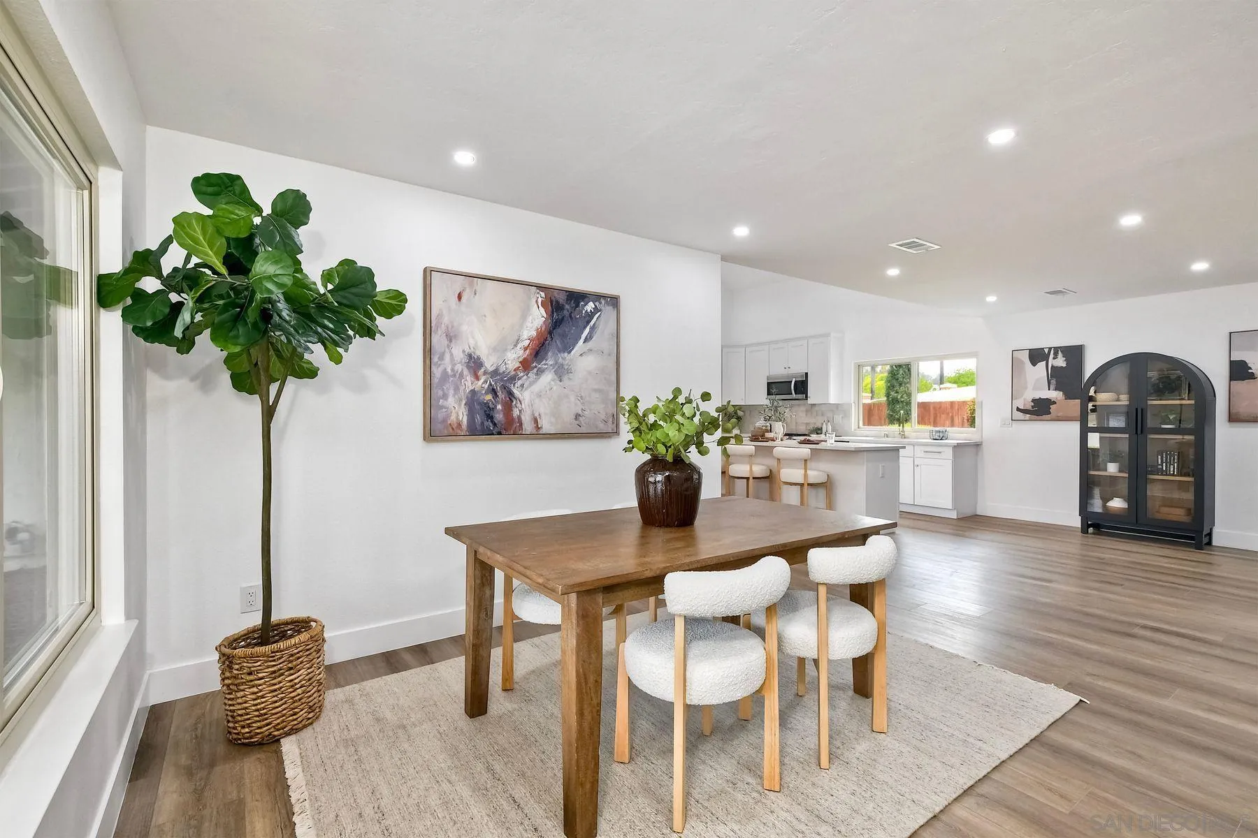 https://cdn.realtyfeed.com/cdn/127/250027819/c1107f783b0e6f23cc2646e1fe7fd273.webp