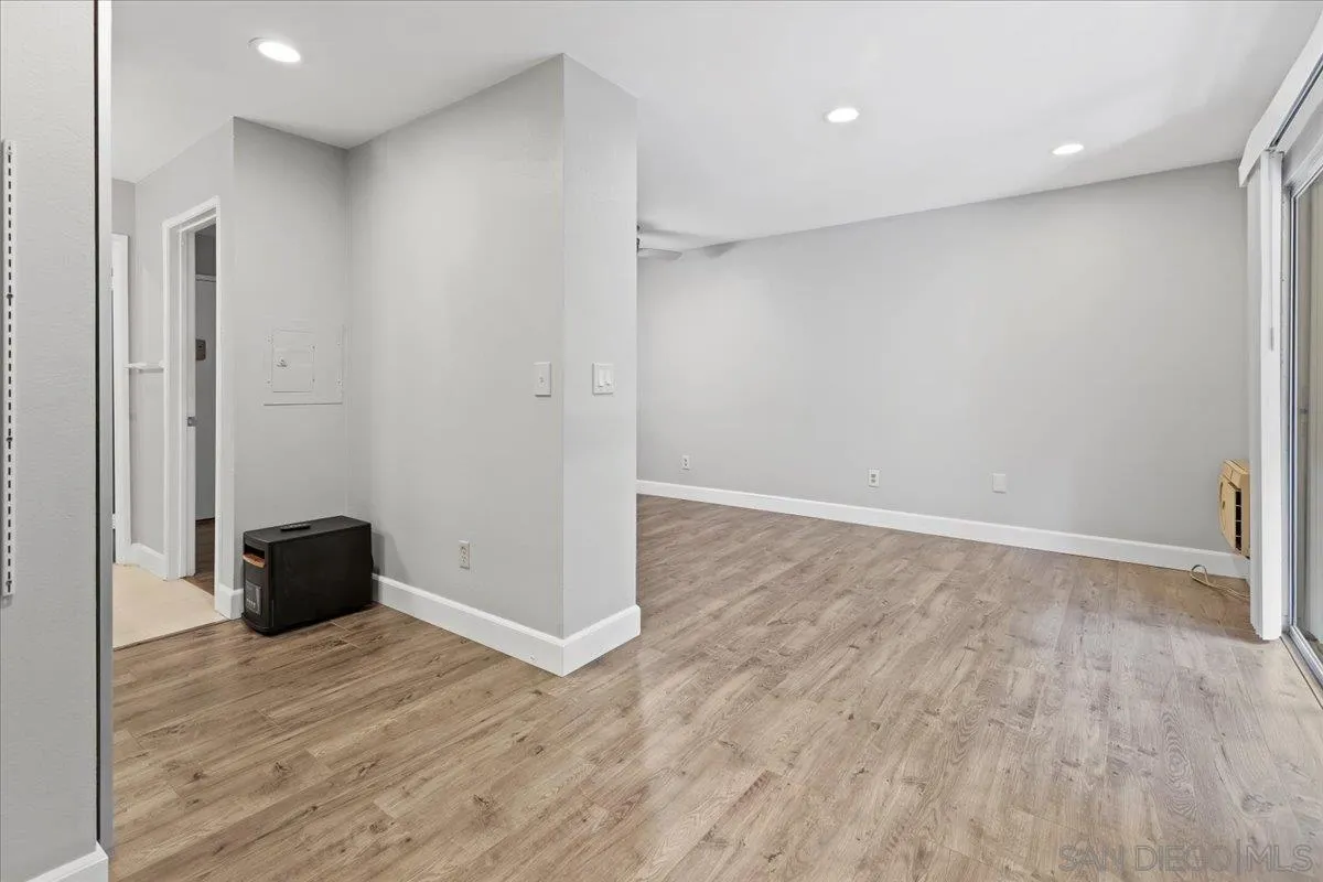 Photo #6: 250027839 Listing 