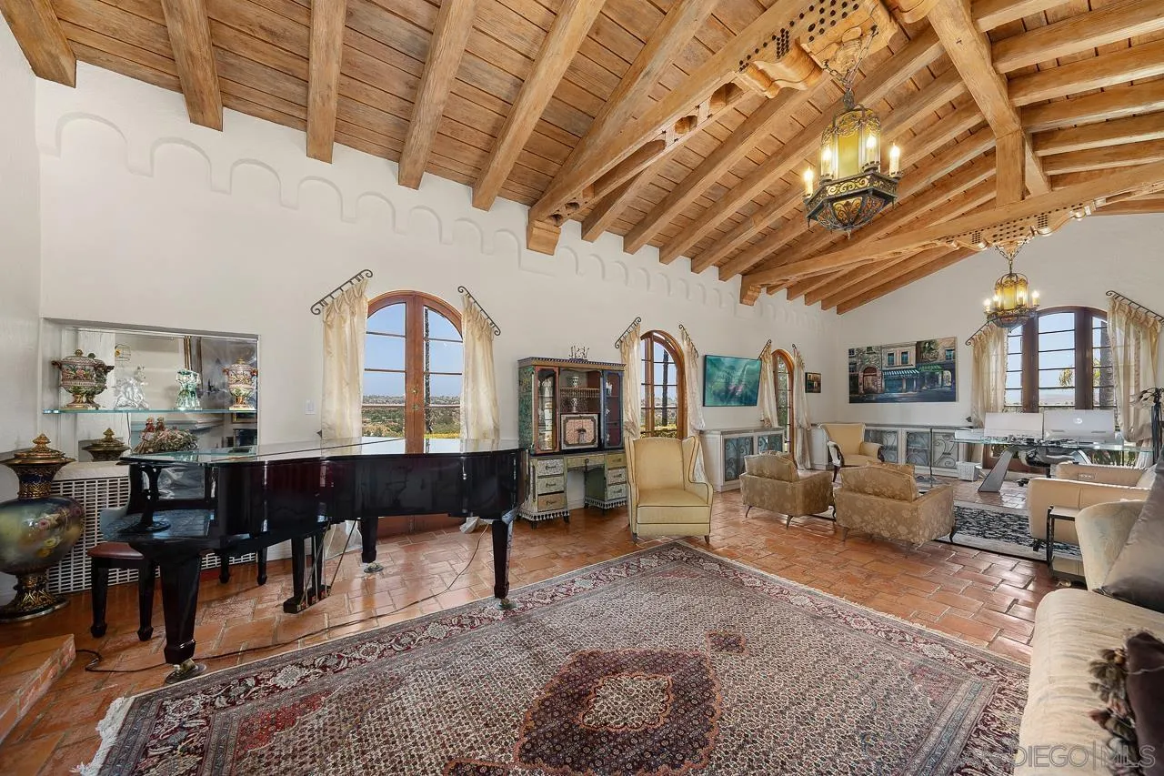 https://cdn.realtyfeed.com/cdn/127/250027842/352dc1f571dcc163ec40fed3d692c03a.webp