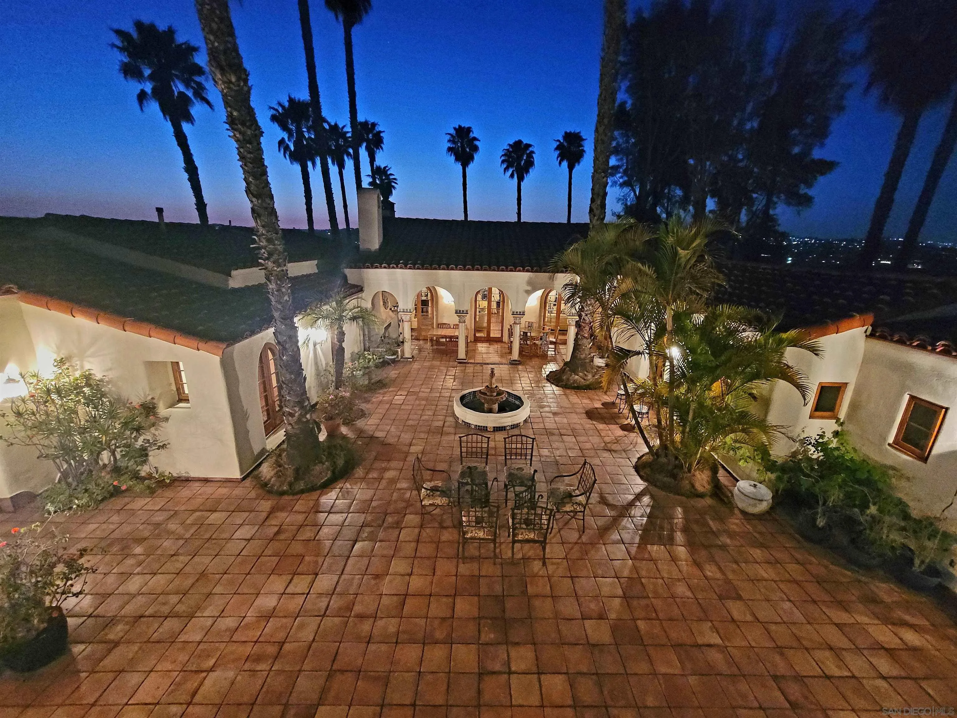 https://cdn.realtyfeed.com/cdn/127/250027842/4ff08806c72204651a6bf8296163c969.webp