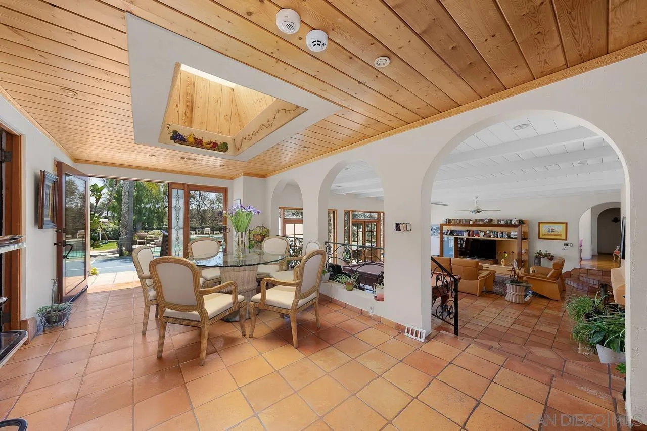 https://cdn.realtyfeed.com/cdn/127/250027842/85e2f0d9408b30399c22aee587065b20.webp