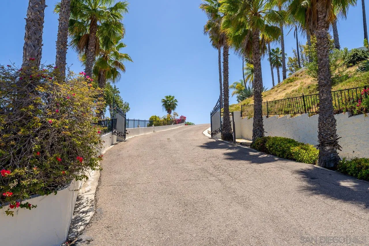https://cdn.realtyfeed.com/cdn/127/250027842/a5e3b5d6915aa11c1c0ba7dd7b1e08ec.webp