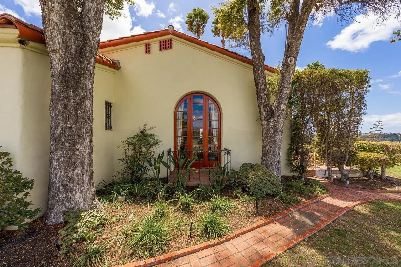 https://cdn.realtyfeed.com/cdn/127/250027842/beee8e4f7a0ee34663c7616343482220.webp