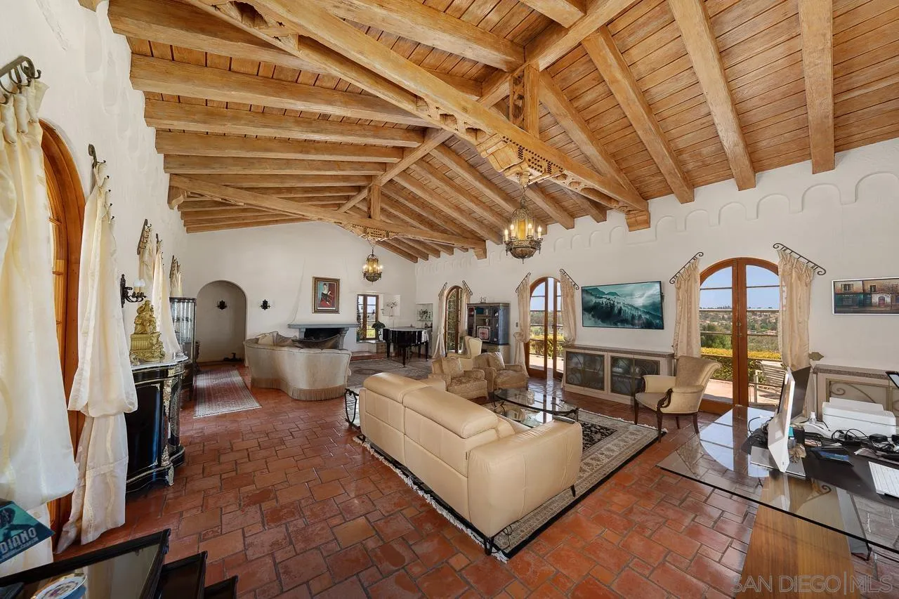 https://cdn.realtyfeed.com/cdn/127/250027842/c11e5e289451e0f0b701cc4a8e185c53.webp
