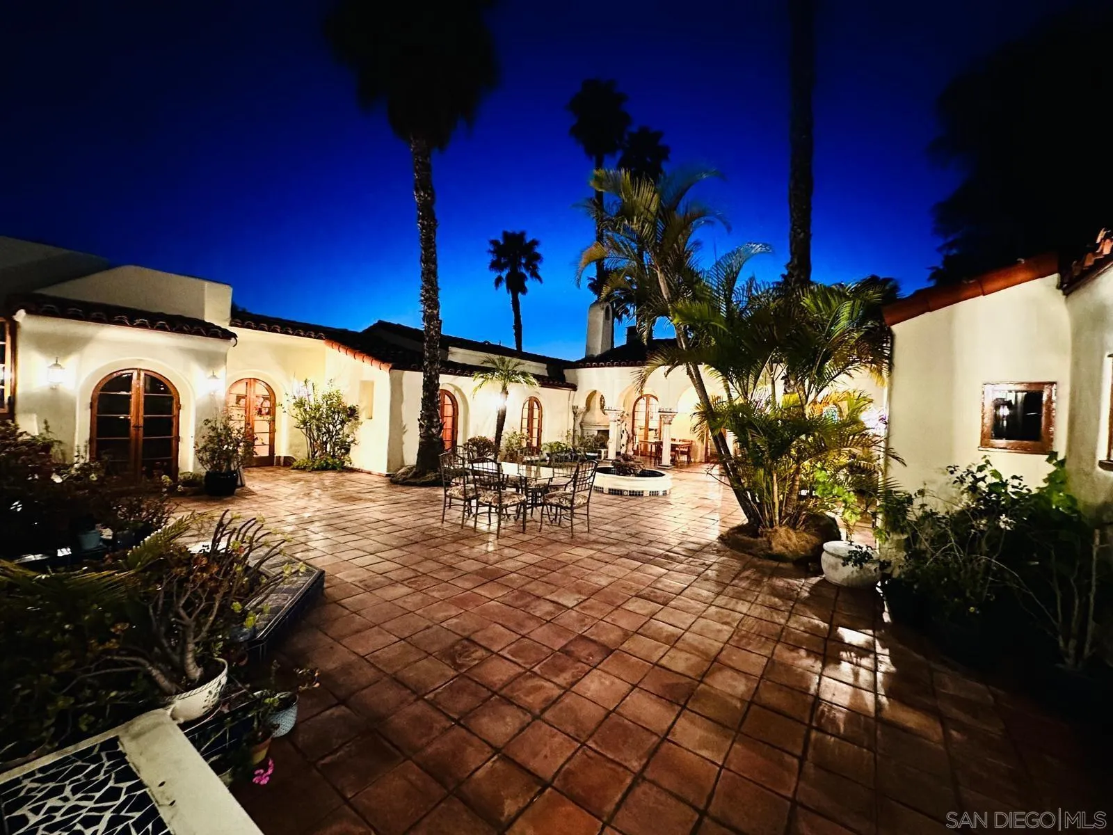 https://cdn.realtyfeed.com/cdn/127/250027842/ef8c174328fc2542e11a3ffe809f12e0.webp