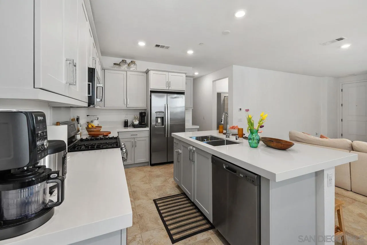 Photo #5: 250027872 Listing 