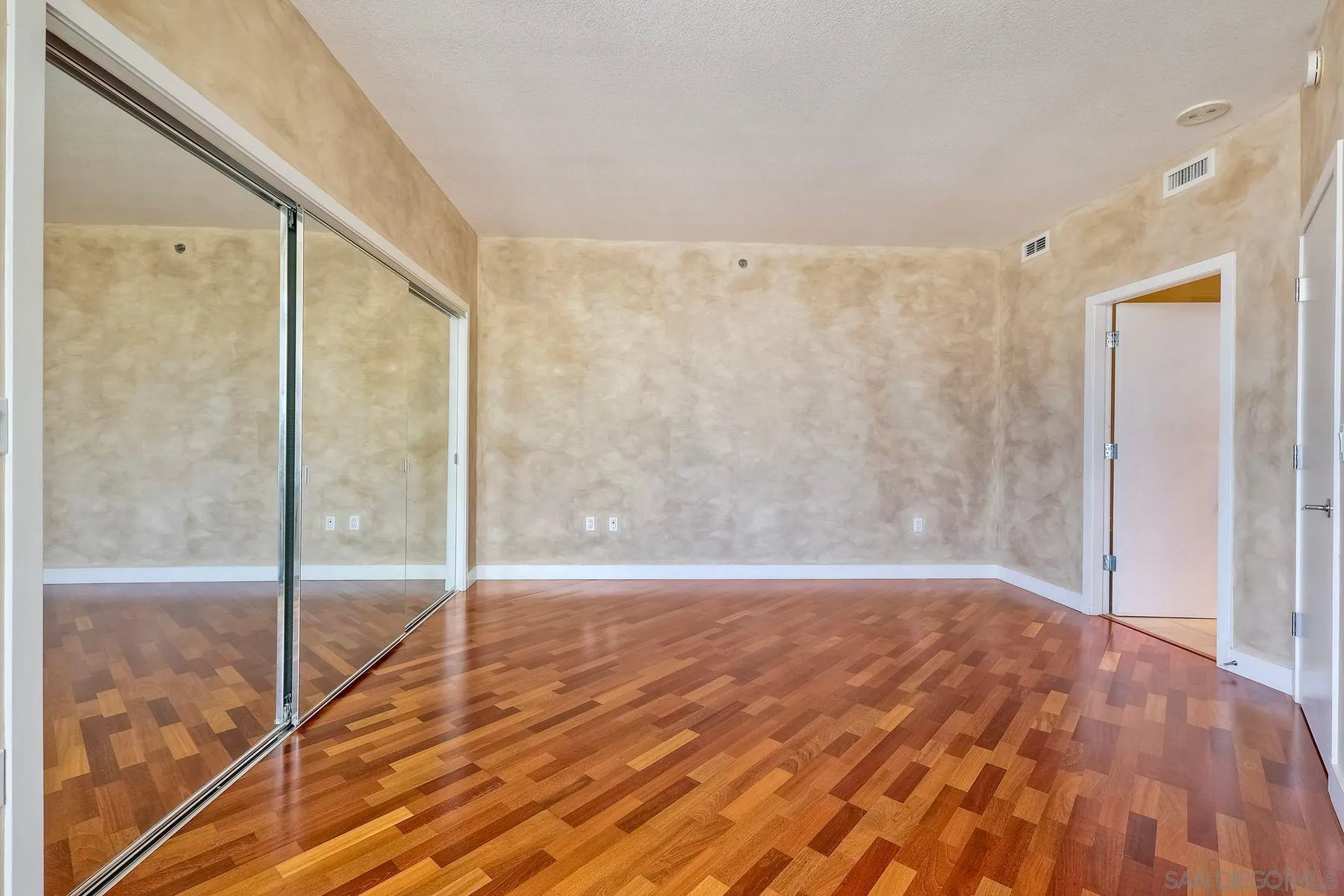 https://cdn.realtyfeed.com/cdn/127/250027957/34753e283dd9fe0508fcc1461d12e950.webp