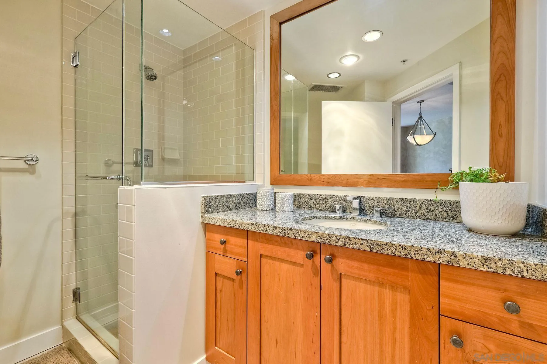 https://cdn.realtyfeed.com/cdn/127/250027957/4dac9e35b59a356d6f679dc8d0b03ea9.webp