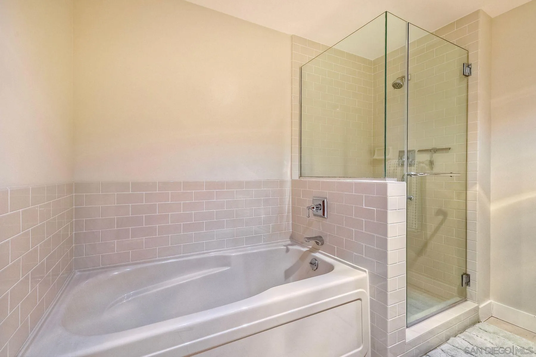 https://cdn.realtyfeed.com/cdn/127/250027957/4e65dd575ac37fc00fcae782ded00fb8.webp