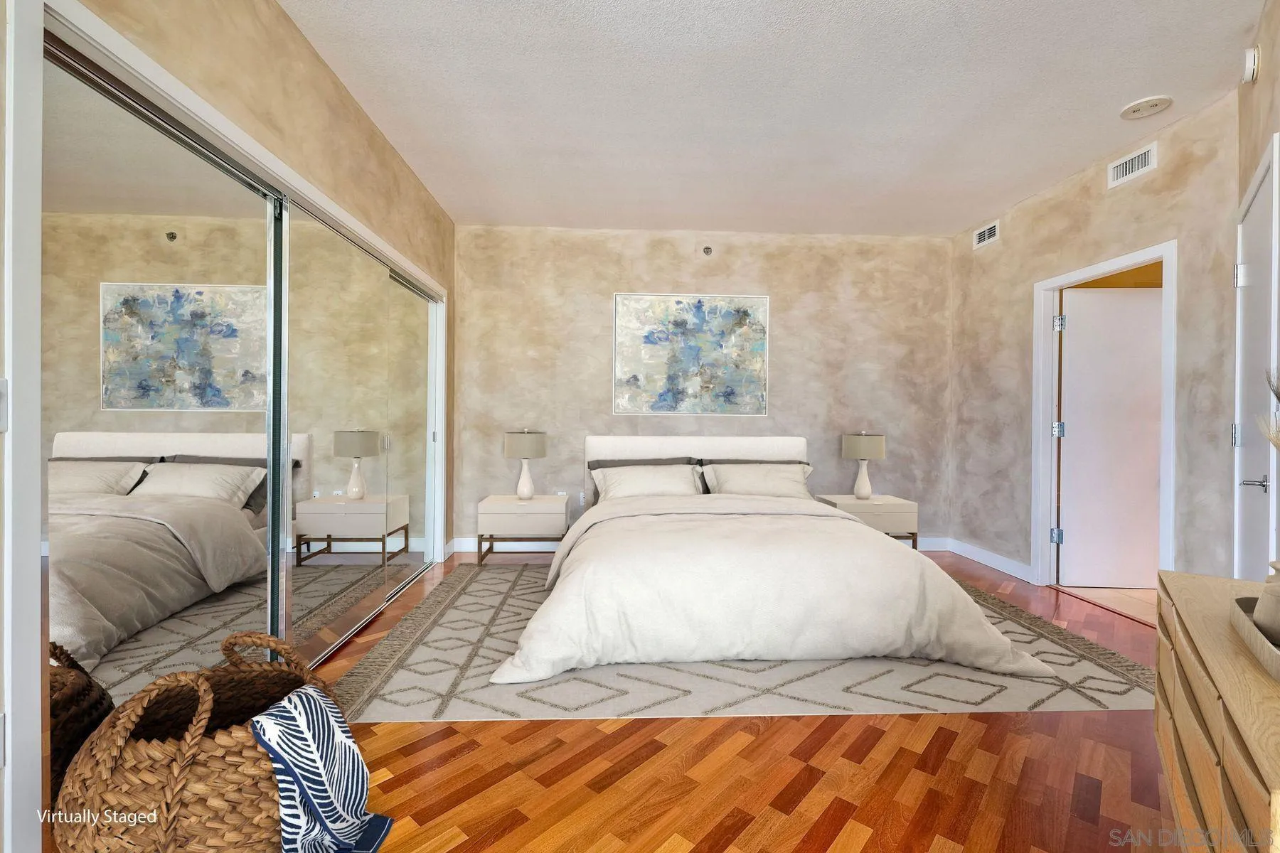 https://cdn.realtyfeed.com/cdn/127/250027957/640e8b6ed8b9d140f41b3a8367325e61.webp