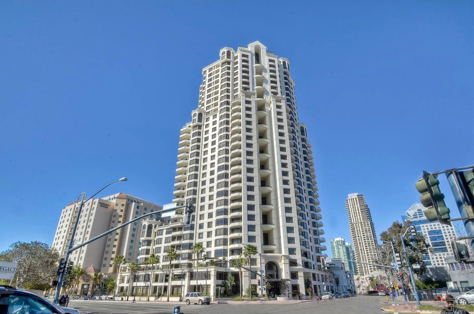 https://cdn.realtyfeed.com/cdn/127/250027957/c755870d11cea0374caa141e4ef34b23.webp