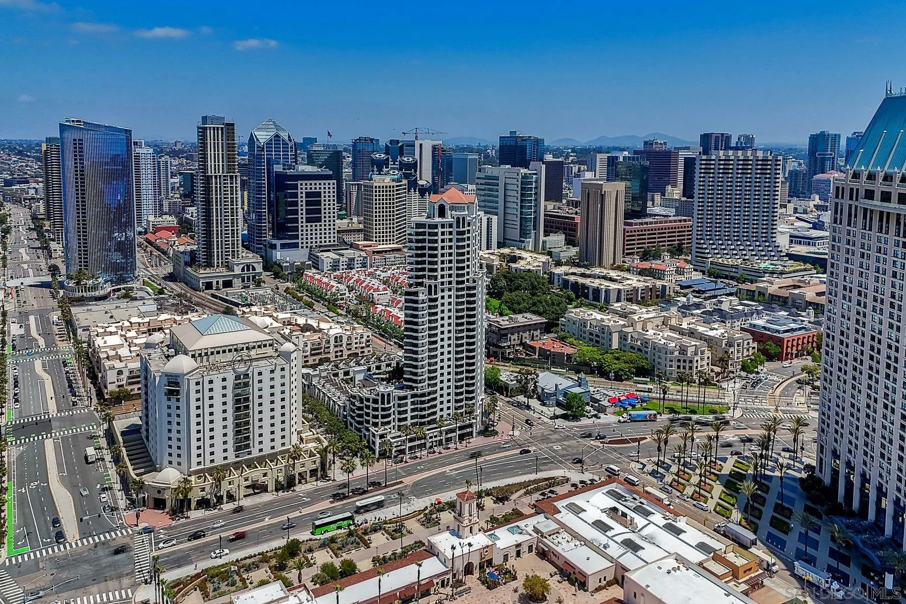 https://cdn.realtyfeed.com/cdn/127/250027957/d0da039e439ff22a6f101159ae6e15db.webp