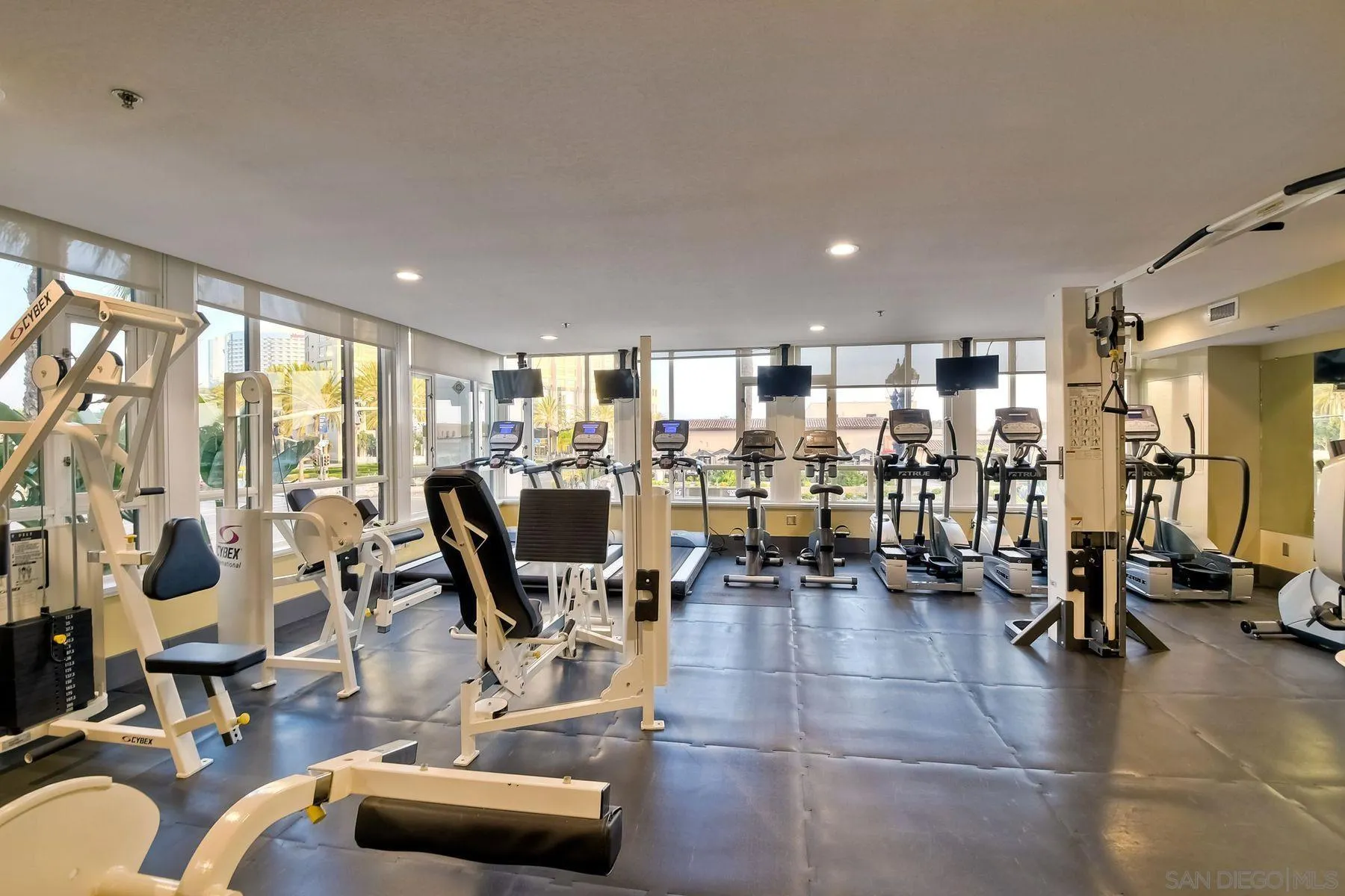 https://cdn.realtyfeed.com/cdn/127/250027957/d5dd72d6475d5fc302306ef3397aff71.webp