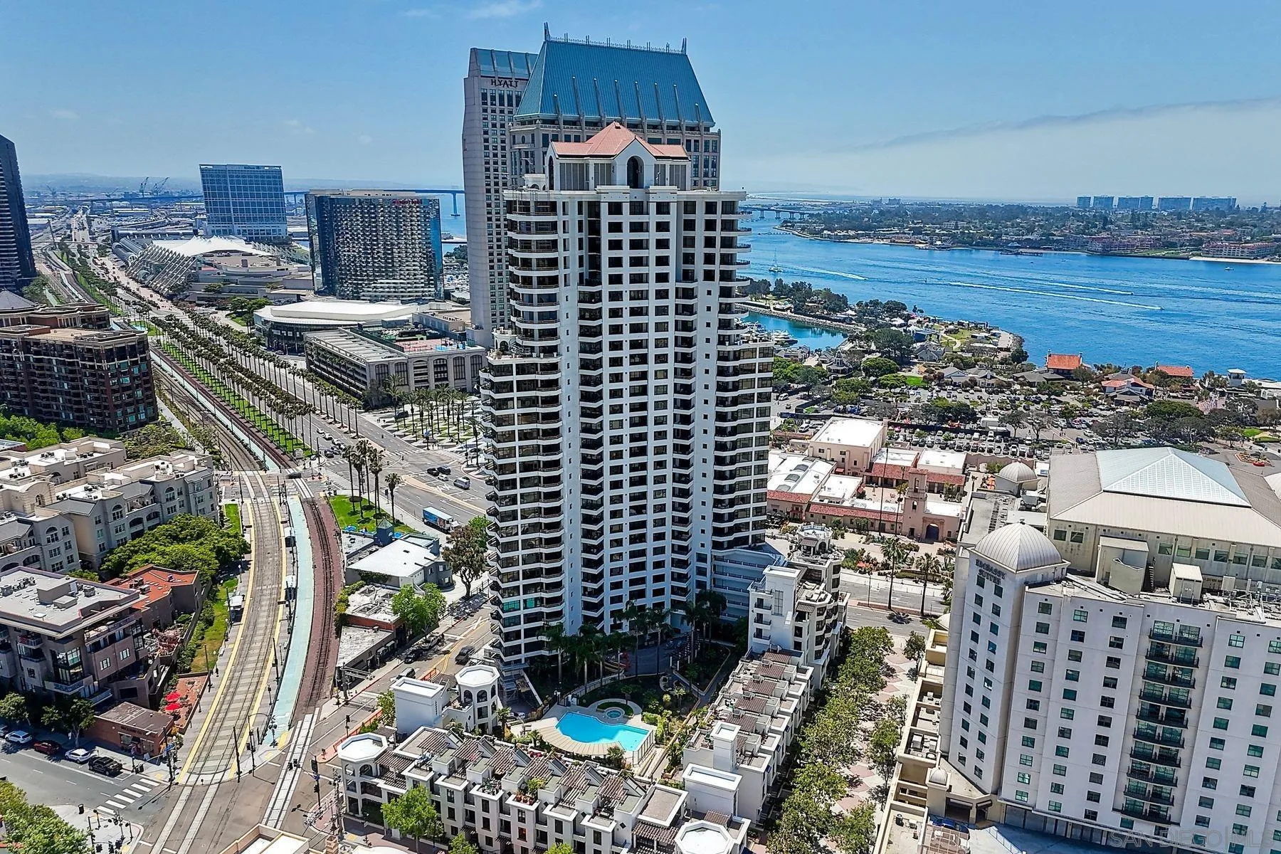 https://cdn.realtyfeed.com/cdn/127/250027957/eff777fb9e39d9bae416e25db8ad3219.webp