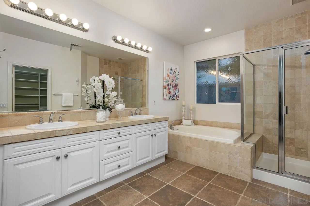 https://cdn.realtyfeed.com/cdn/127/250027989/157ca652e7896bb6547501de0e85387f.webp