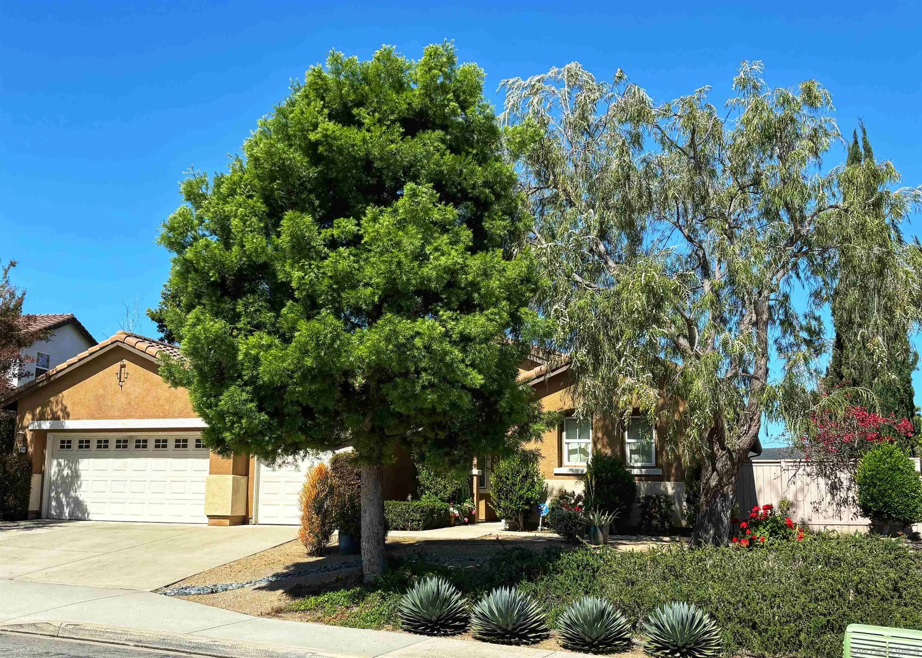https://cdn.realtyfeed.com/cdn/127/250027989/763e3e14551cf06db359f776cee0da3a.webp