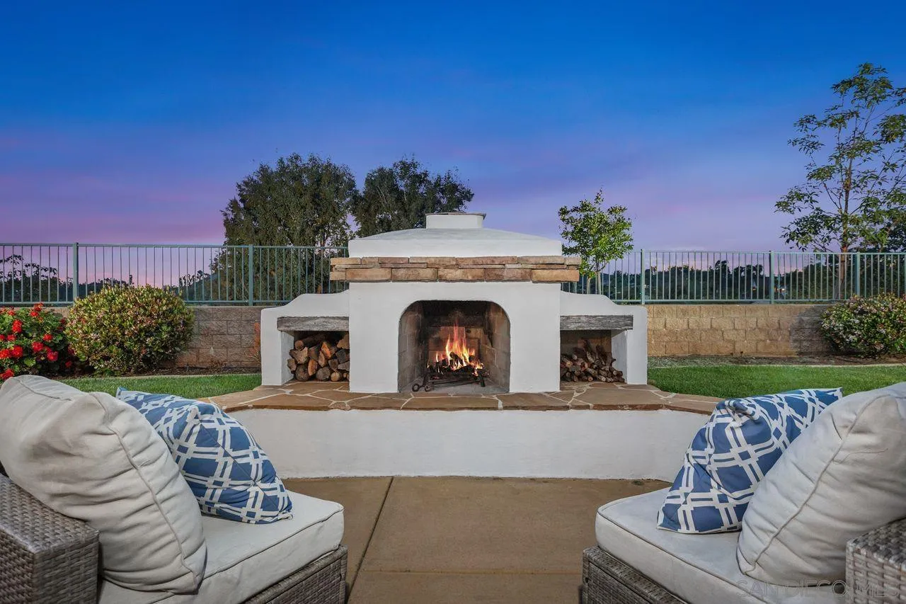 https://cdn.realtyfeed.com/cdn/127/250027989/b2b92a106586533a60862175f80a0c5f.webp