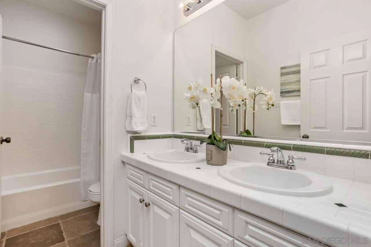 https://cdn.realtyfeed.com/cdn/127/250027989/cdf4c38d36b053fd6226ee7283548b5f.webp