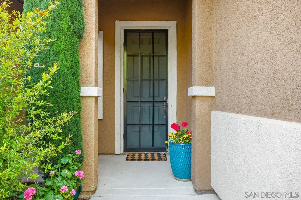 https://cdn.realtyfeed.com/cdn/127/250027989/e890517c1b59180d3c37dcff6be094b2.webp
