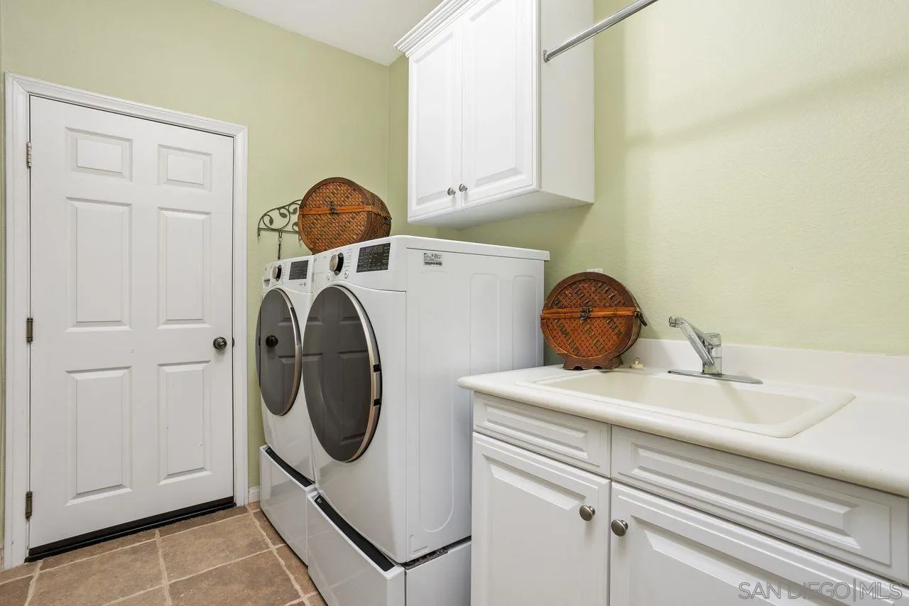 https://cdn.realtyfeed.com/cdn/127/250027989/eb5463ab264e528465c038fd94d45103.webp
