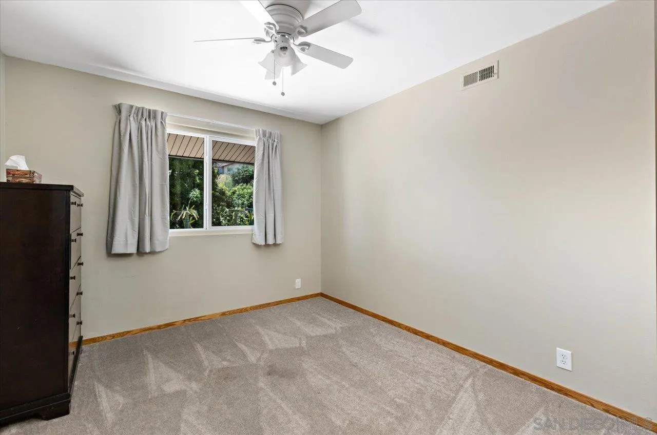 https://cdn.realtyfeed.com/cdn/127/250027996/3aa9ad1ff1d953dd06c9d656c69cbc92.webp