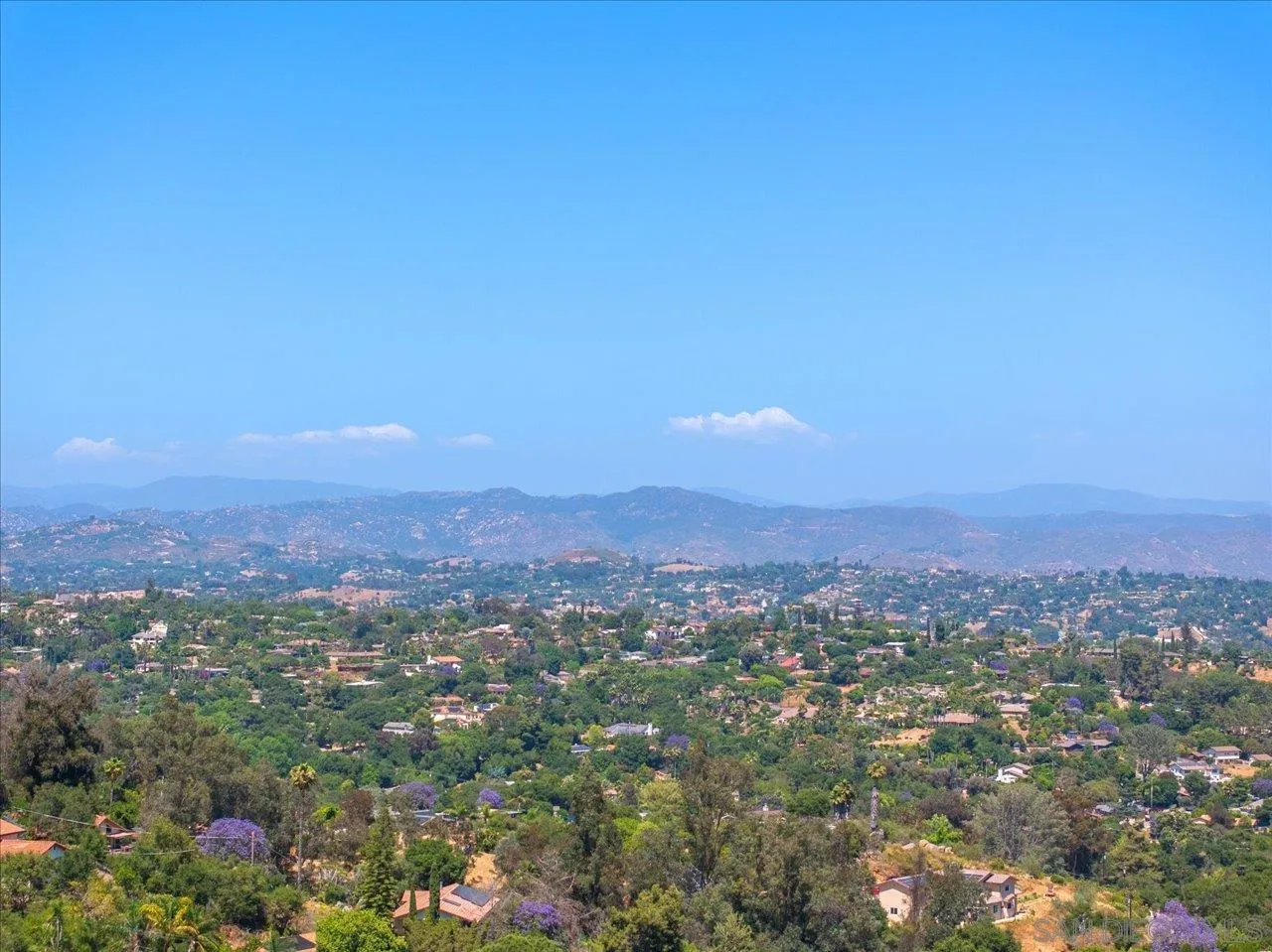 https://cdn.realtyfeed.com/cdn/127/250027996/6da7365935b899dd75b40eb5b2c7f80b.webp