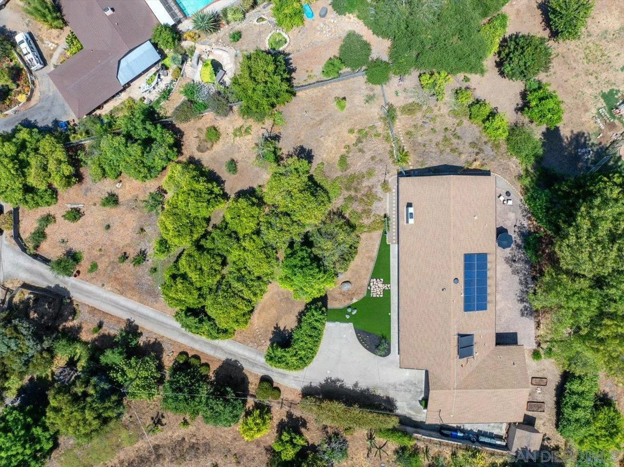 https://cdn.realtyfeed.com/cdn/127/250027996/85447b33e03da0cef4dbfd0d194e8654.webp