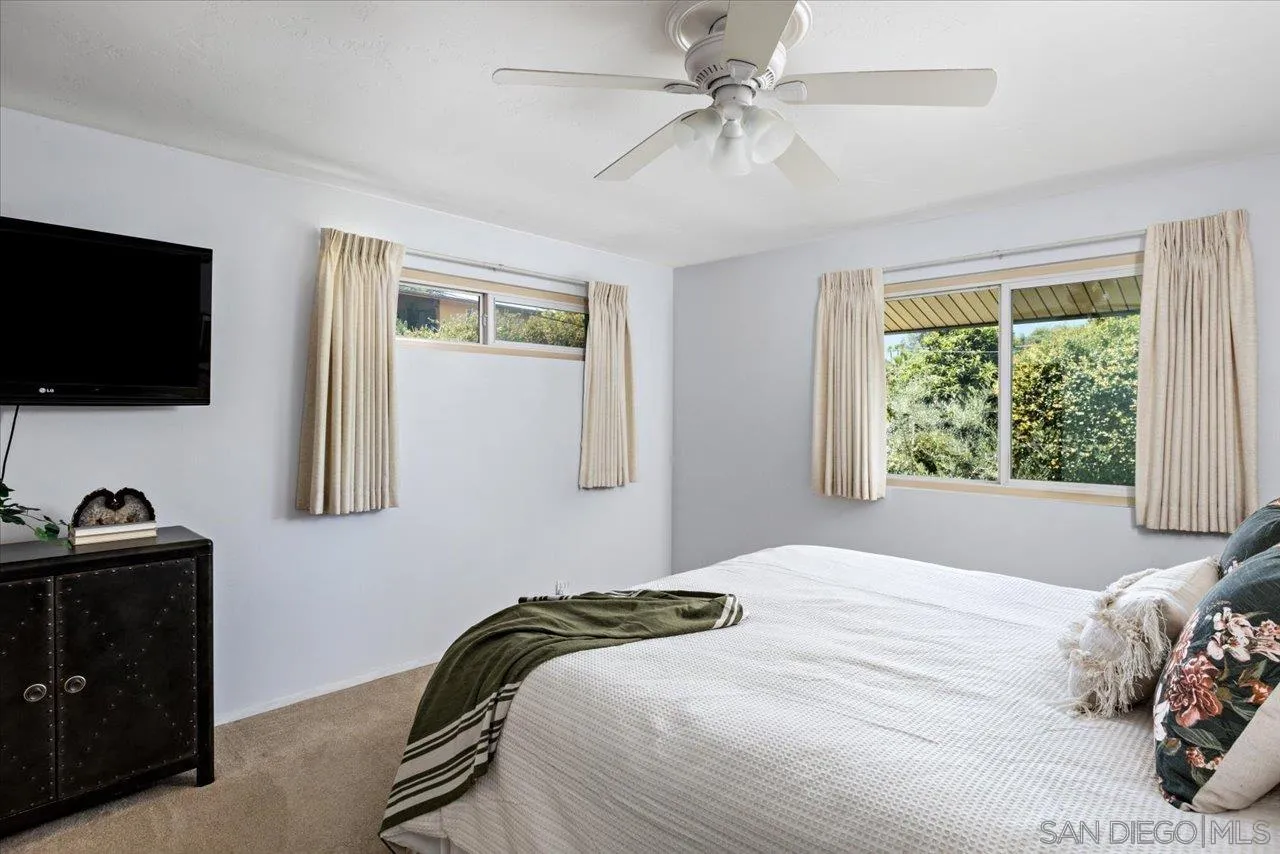 https://cdn.realtyfeed.com/cdn/127/250027996/902c027c75976147bdb23b63096c8f01.webp