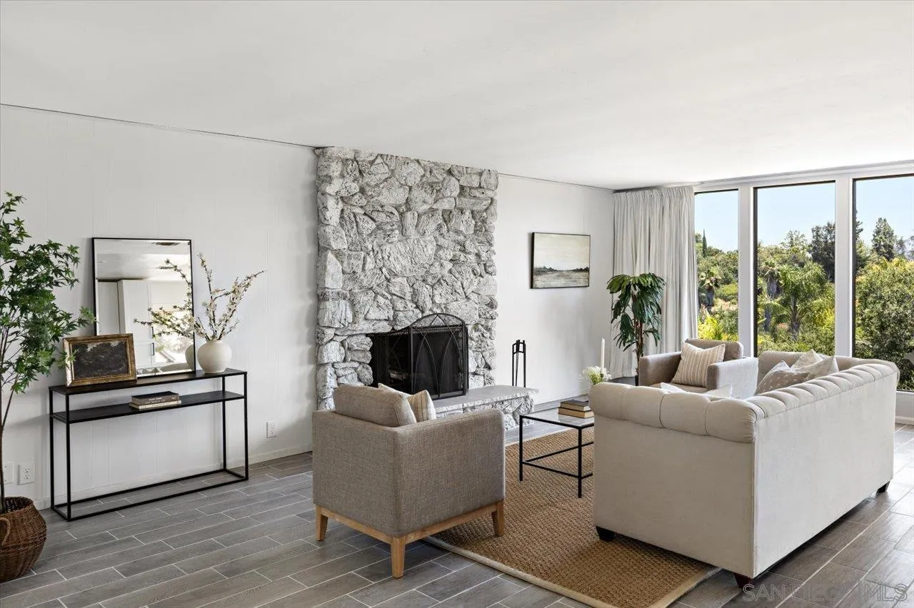 https://cdn.realtyfeed.com/cdn/127/250027996/949eb0c26d6f8382ff00d3715faea0b4.webp