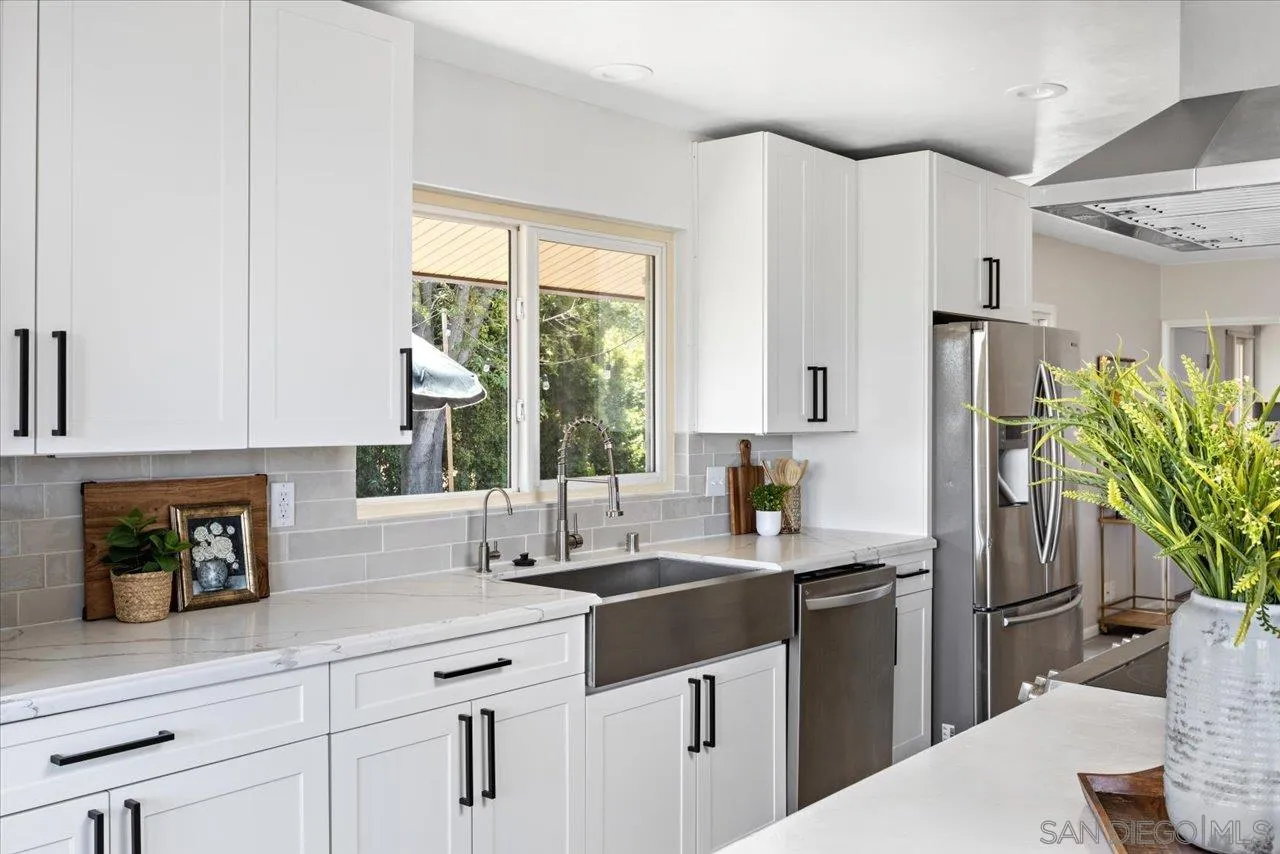 https://cdn.realtyfeed.com/cdn/127/250027996/d4d8415ffb3f8c7dfbab8cd24af518fb.webp