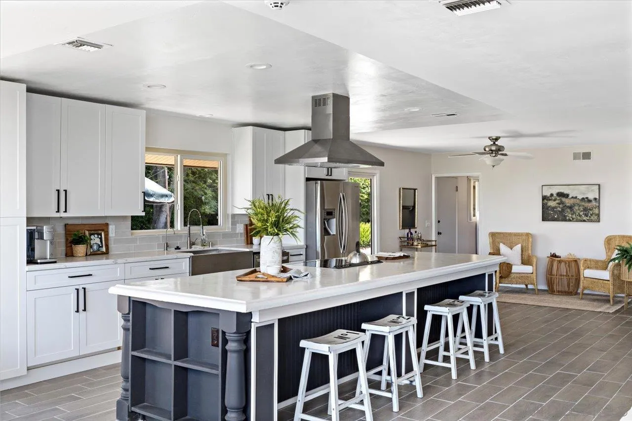 https://cdn.realtyfeed.com/cdn/127/250027996/dea3e39b8b1b4268551842a35c732f24.webp